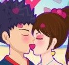 Beijo apaixonado na praia
