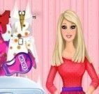 Barbie lavar roupas sujas