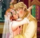 Anna Frozen beijar