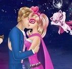 Super Barbie beijar namorado