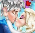 Elsa e Jack beijar escondido