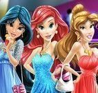 Princesas da Disney na boate