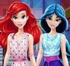 Ariel e Jasmine comprar roupas