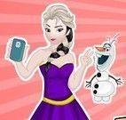 Elsa selfie limpar quarto