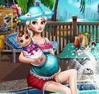 Elsa grávida na piscina