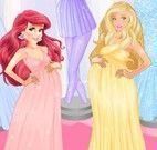 Grávidas Ariel e Barbie vestidos