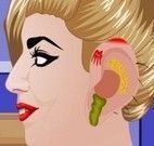 Lady Gaga médico do ouvido