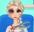 Elsa grávida de gêmeos na ambulância