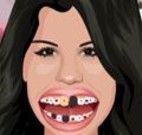 Selena Gomez no dentista