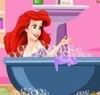 Princesa Ariel limpar banheiro