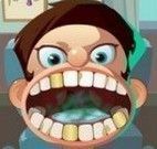 Garoto no dentista