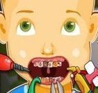 Cuidar dos dentes do menino