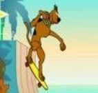 Fazer manobras de skate com Scooby Doo
