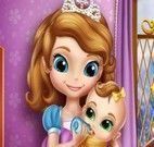 Princesa Sofia cuidar da irmã bebê