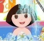 Dora bebê no banho