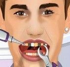 celebridade Justin Bieber no dentista
