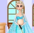 Elsa grávida limpar quarto de bebê