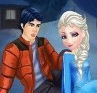 Elsa beijar namorado