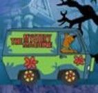 Carro do Scooby Doo na estrada